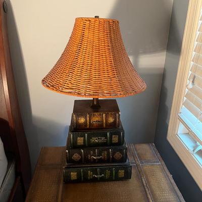 Universal Furniture Suitcase End Table & Table Lamp (P-MG)