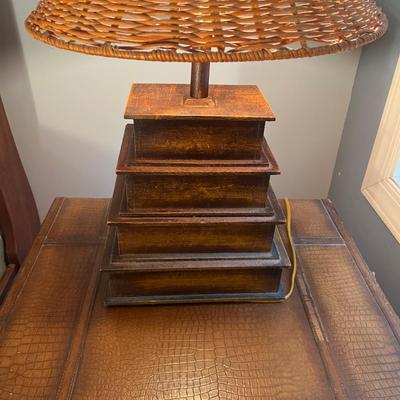 Universal Furniture Suitcase End Table & Table Lamp (P-MG)