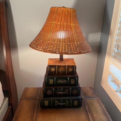 Universal Furniture Suitcase End Table & Table Lamp (P-MG)