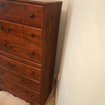 Ashley Furniture Five Drawer Chest of Drawers (P-MG)