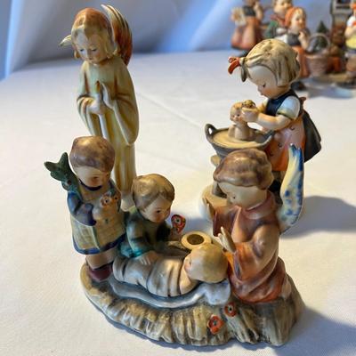 18 Hummel Figurines - ‘Worship’, ‘Chick Girl’ & More (LR-RG)