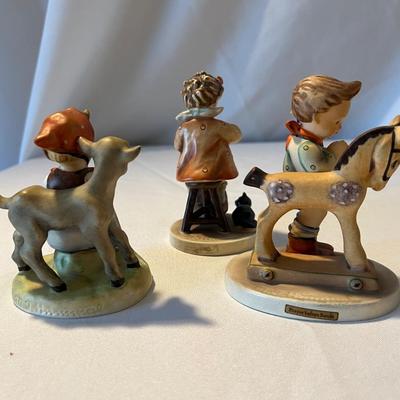 20 Hummel Figurines - ‘Goose Girl’, ‘Wayside Harmony’ & More (LR-RG)