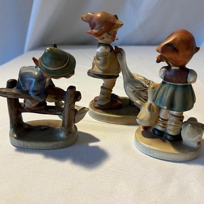 20 Hummel Figurines - ‘Goose Girl’, ‘Wayside Harmony’ & More (LR-RG)