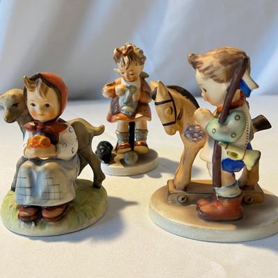 20 Hummel Figurines - ‘Goose Girl’, ‘Wayside Harmony’ & More (LR-RG)