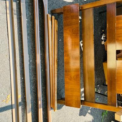 Twin Beds - Head/Foot Boards w/ Rails