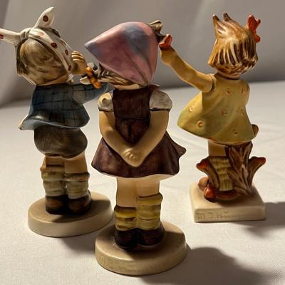 Hummel ‘Which Hand’ & More Figurines (LR-RG)