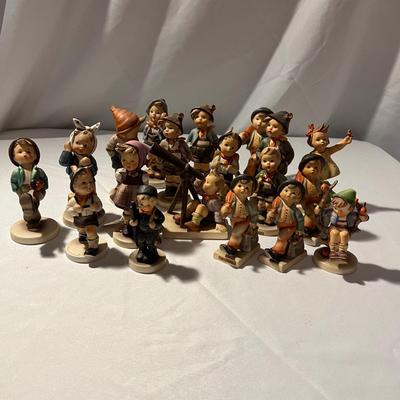 Hummel ‘Which Hand’ & More Figurines (LR-RG)
