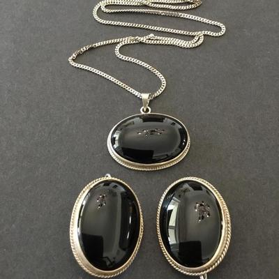 Beautiful vintage, 925 sterling, silver, black onyx, shoe clips and necklace set