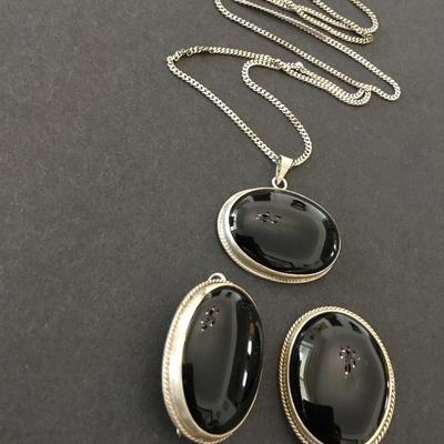 Beautiful vintage, 925 sterling, silver, black onyx, shoe clips and necklace set