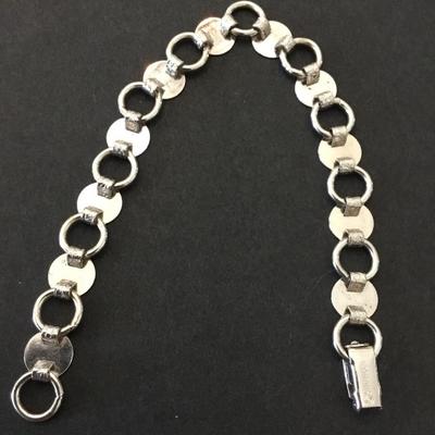 Beautiful vintage, Sarah Coventry brushed silver tone bracelet