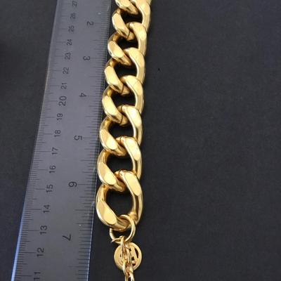 Gorgeous Ben- Amun chunky gold tone toggle bracelet very nice very beautiful,