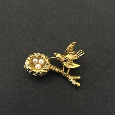 Darling vintage, 1928 bird nest brooch
