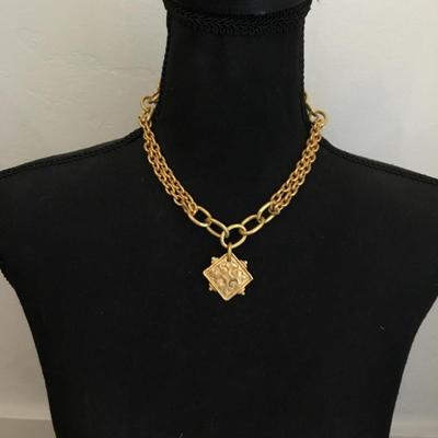 Beautiful vintage, Susan Shaw wear it well made in the USA gorgeous statement necklace