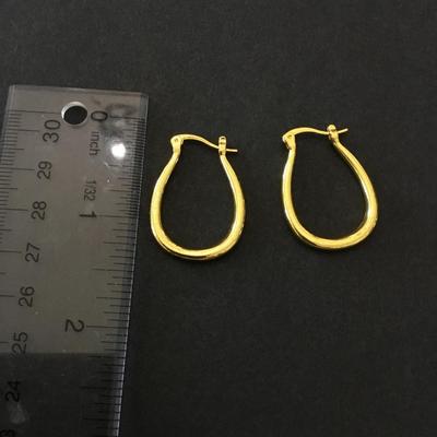 Beautiful, gold toned, very nice earrings very elegant