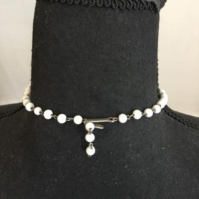 Cool Rare vintage white milk glass choker collar necklace, silver toned, very retro