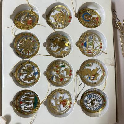 Christmas Ornaments Galore! (G-BM)
