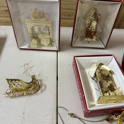 Christmas Ornaments Galore! (G-BM)