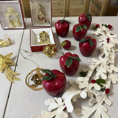 Christmas Ornaments Galore! (G-BM)