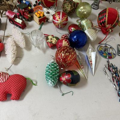 Christmas Ornaments Galore! (G-BM)