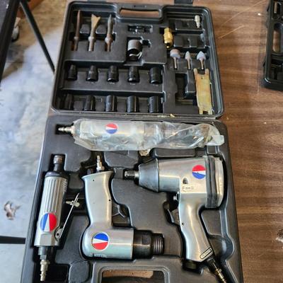 4 DeVilbliss Air Power Co. AT30 Hammer/Chisel AT10 Impact Wrench + 2 others