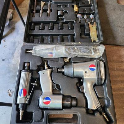 4 DeVilbliss Air Power Co. AT30 Hammer/Chisel AT10 Impact Wrench + 2 others