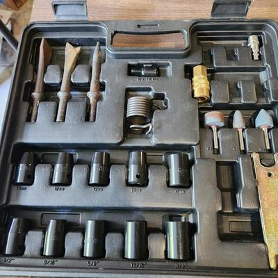 4 DeVilbliss Air Power Co. AT30 Hammer/Chisel AT10 Impact Wrench + 2 others