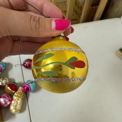 Shiny Brite Vintage Ornaments (G-BM)
