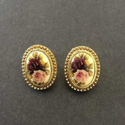 Vintage 1928 Victorian revival porcelain rose floral clip on earrings