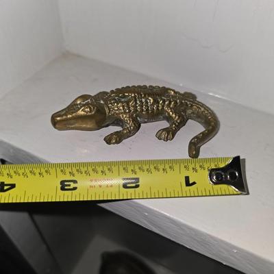 Brass alligator