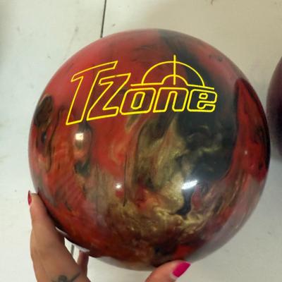 Brunswick Bowling Bag and Three Bowling Balls (G-BM)