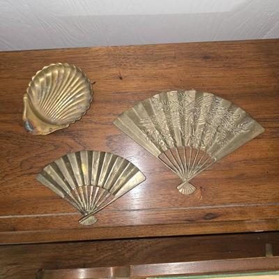 2 fans and 1 shell