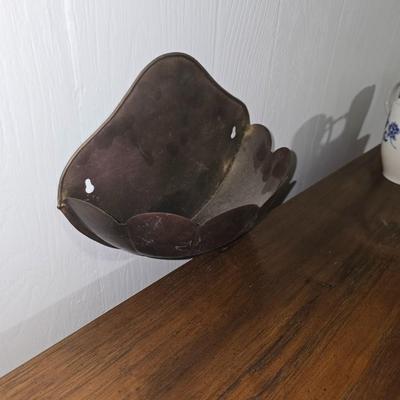Wall sconce