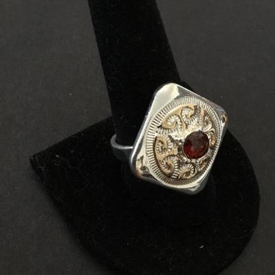 Beautiful, very nice. 925 sterling silver statement ring.