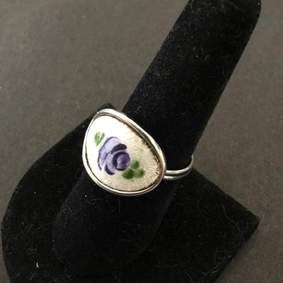 Beautiful vintage Sarah Coventry Guilloche enamel adjustable ring