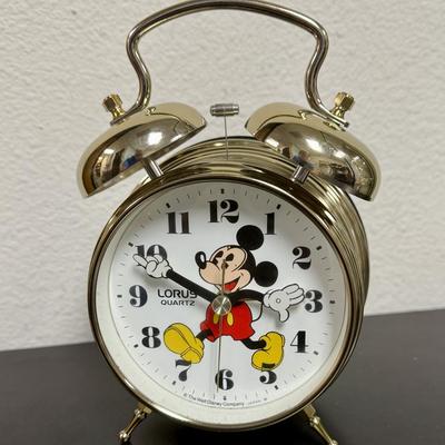 Sale Photo Thumbnail #387: Battery powered, runs and alarm rings as expected. Model LFD115G-M, made in Japan. Battery contacts corroded but clock functions. Nice display piece.