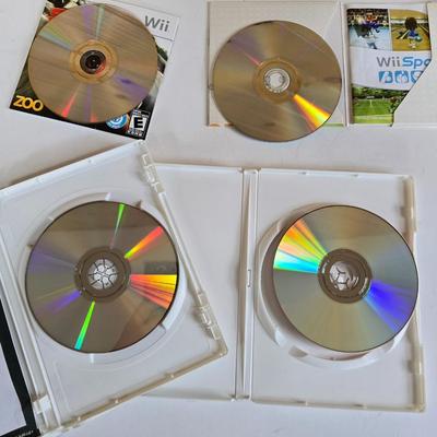LOT 78F: GAME NIGHT! Nintendo Wii with 2 Controllers and 4 Game Disks