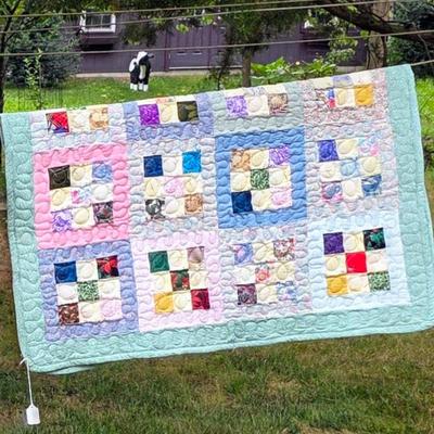 LOT 88L: Three Handmade Vintage Quilts