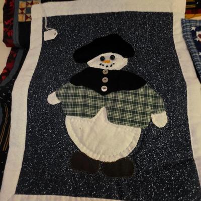 LOT 102S: Let It Snow! Adorable Wood Snowman Card Holder/Pole, Holiday Quilt Trivets, Magnets/Ornaments & More