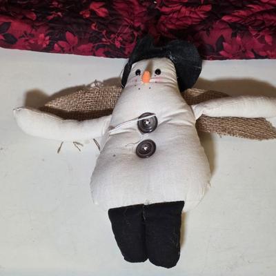 LOT 102S: Let It Snow! Adorable Wood Snowman Card Holder/Pole, Holiday Quilt Trivets, Magnets/Ornaments & More