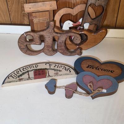 LOT 109S: Vintage Hand Made Wooden/Country Home Decor