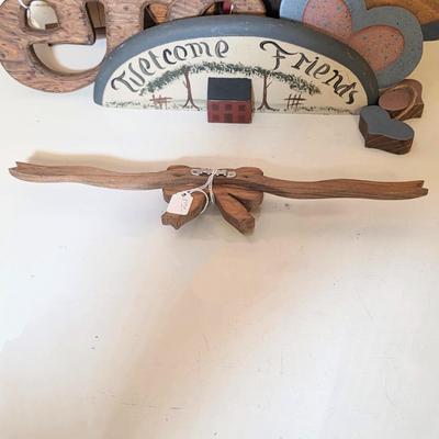 LOT 109S: Vintage Hand Made Wooden/Country Home Decor