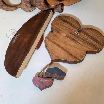 LOT 109S: Vintage Hand Made Wooden/Country Home Decor