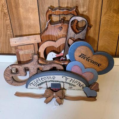 LOT 109S: Vintage Hand Made Wooden/Country Home Decor