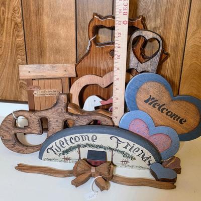 LOT 109S: Vintage Hand Made Wooden/Country Home Decor