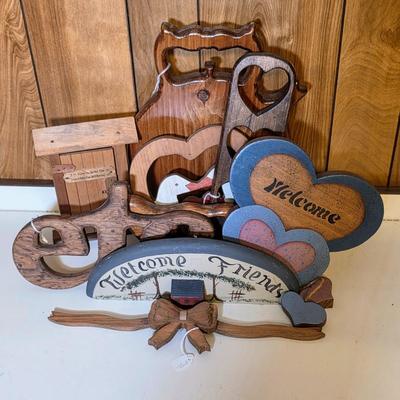 LOT 109S: Vintage Hand Made Wooden/Country Home Decor