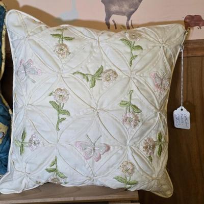 LOT 112S: Five Lovely Handmade Pillow W/Crate