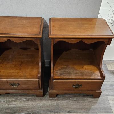 2 Vintage Ethan Allen Maple Nightstands