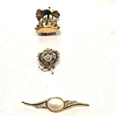 Pins & Brooches Lot #1