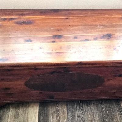Tenne Cedar Chest