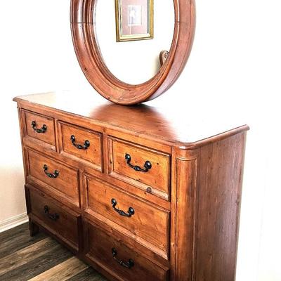 Cabinet with Mirror
